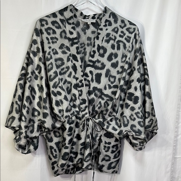 🥇Hayden Gray Leopard Print short satin Kimono Jacket - Picture 1 of 5